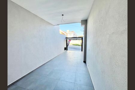 Garagem de casa à venda com 3 quartos, 145m² em Jardim São Paulo, São Paulo