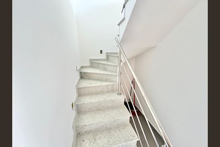 Escada Para Garagem de casa à venda com 3 quartos, 145m² em Jardim São Paulo, São Paulo