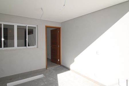Garagem de casa à venda com 3 quartos, 145m² em Jardim São Paulo, São Paulo