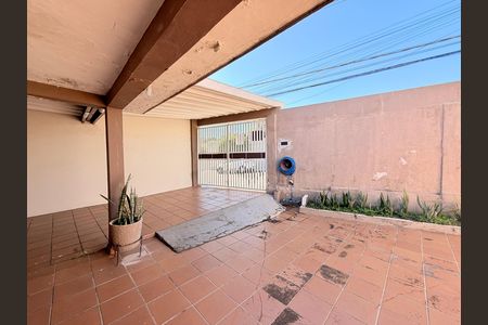 Garagem e frente da casa de casa à venda com 3 quartos, 200m² em Jardim Pacaembu, Jundiaí