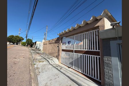 Plaquinha instalada GYZU-612 - Fachada da casa de casa à venda com 3 quartos, 200m² em Jardim Pacaembu, Jundiaí