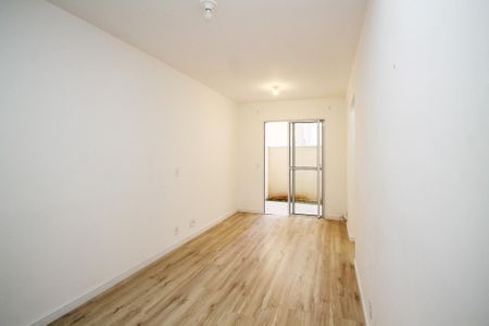 Sala de apartamento para alugar com 2 quartos, 80m² em Roselândia, Cotia
