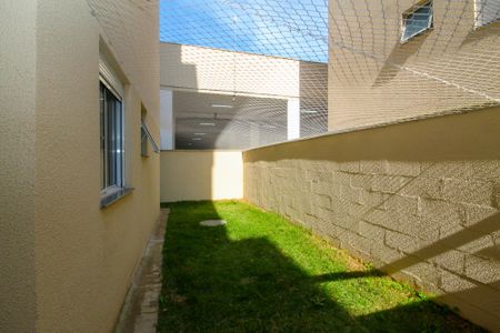 Quintal de apartamento para alugar com 2 quartos, 80m² em Roselândia, Cotia