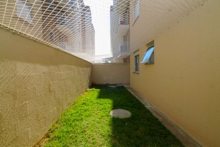 Quintal de apartamento para alugar com 2 quartos, 80m² em Roselândia, Cotia