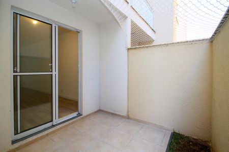 Varanda Sala de apartamento para alugar com 2 quartos, 80m² em Roselândia, Cotia