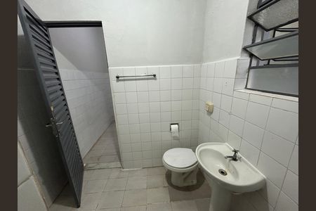 Casa para alugar com 76m², 1 quarto e sem vagaBanheiro