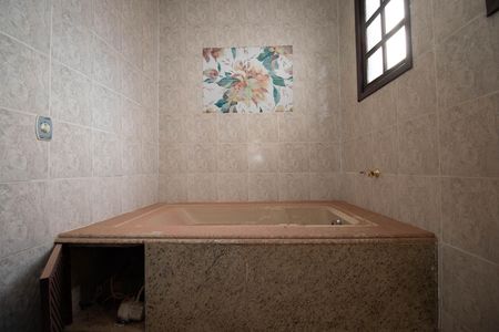 Casa de condomínio para alugar com 450m², 7 quartos e 3 vagas Casa de condomínio para alugar com 450m², 7 quartos e 3 vagasBanheiro da Suíte Master