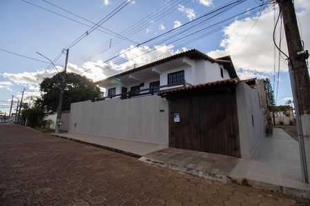 Casa de condomínio para alugar com 450m², 7 quartos e 3 vagas Casa de condomínio para alugar com 450m², 7 quartos e 3 vagasFachada