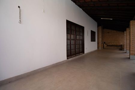 Casa de condomínio para alugar com 450m², 7 quartos e 3 vagas Casa de condomínio para alugar com 450m², 7 quartos e 3 vagasVaranda
