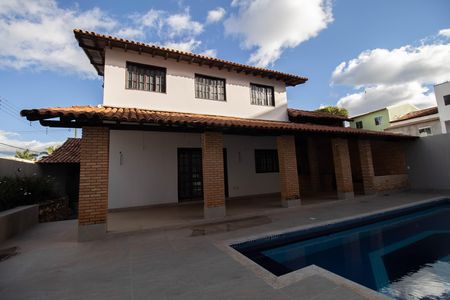 Casa de condomínio para alugar com 450m², 7 quartos e 3 vagas Casa de condomínio para alugar com 450m², 7 quartos e 3 vagasPiscina
