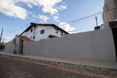 Casa de condomínio para alugar com 450m², 7 quartos e 3 vagas Casa de condomínio para alugar com 450m², 7 quartos e 3 vagasFachada