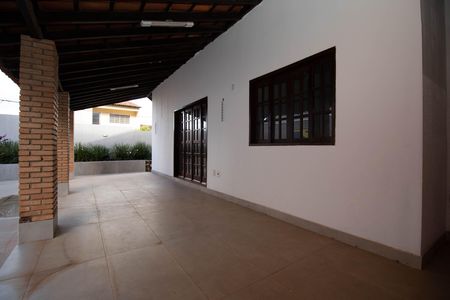 Casa de condomínio para alugar com 450m², 7 quartos e 3 vagas Casa de condomínio para alugar com 450m², 7 quartos e 3 vagasVaranda