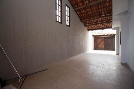Garagem de casa de condomínio para alugar com 7 quartos, 450m² em Jardim Botânico, Brasília