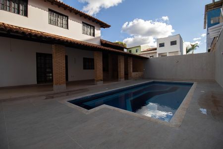 Casa de condomínio para alugar com 450m², 7 quartos e 3 vagas Casa de condomínio para alugar com 450m², 7 quartos e 3 vagasPiscina