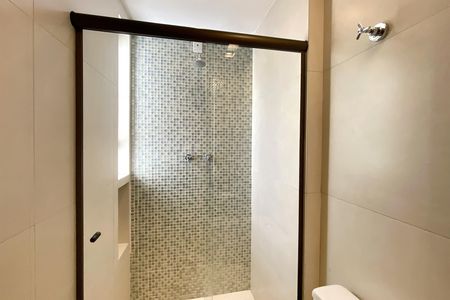 Apartamento para alugar com 100m², 3 quartos e 3 vagas Apartamento para alugar com 100m², 3 quartos e 3 vagasBanheiro da Suíte 2