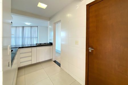Apartamento para alugar com 100m², 3 quartos e 3 vagas Apartamento para alugar com 100m², 3 quartos e 3 vagasCozinha
