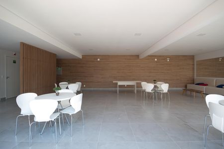 Apartamento para alugar com 51m², 2 quartos e 1 vaga Apartamento para alugar com 51m², 2 quartos e 1 vagaÁrea comum - Salão de festas