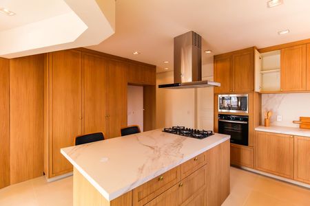 Apartamento à venda com 254m², 3 quartos e 5 vagas Apartamento à venda com 254m², 3 quartos e 5 vagasCozinha