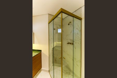 Apartamento à venda com 254m², 3 quartos e 5 vagas Apartamento à venda com 254m², 3 quartos e 5 vagasBanheiro da Suíte 1