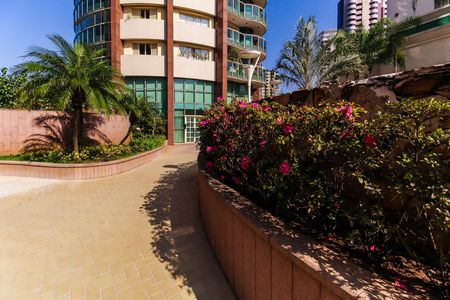 Apartamento à venda com 254m², 3 quartos e 5 vagas Apartamento à venda com 254m², 3 quartos e 5 vagasÁrea externa