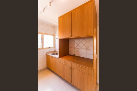 Apartamento à venda com 254m², 3 quartos e 5 vagas Apartamento à venda com 254m², 3 quartos e 5 vagasÁrea de Serviço