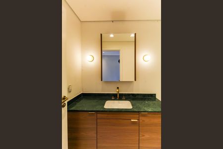 Apartamento à venda com 254m², 3 quartos e 5 vagas Apartamento à venda com 254m², 3 quartos e 5 vagasBanheiro da Suíte 2