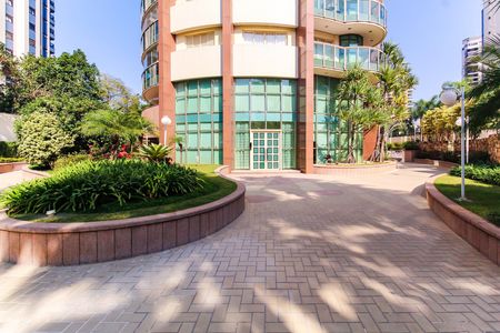 Apartamento à venda com 254m², 3 quartos e 5 vagas Apartamento à venda com 254m², 3 quartos e 5 vagasÁrea externa
