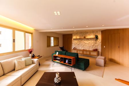 Apartamento à venda com 254m², 3 quartos e 5 vagas Apartamento à venda com 254m², 3 quartos e 5 vagasSala
