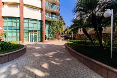 Apartamento à venda com 254m², 3 quartos e 5 vagas Apartamento à venda com 254m², 3 quartos e 5 vagasEntrada