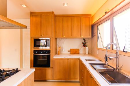 Apartamento à venda com 254m², 3 quartos e 5 vagas Apartamento à venda com 254m², 3 quartos e 5 vagasCozinha