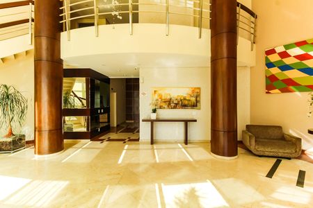 Apartamento à venda com 254m², 3 quartos e 5 vagas Apartamento à venda com 254m², 3 quartos e 5 vagasHall