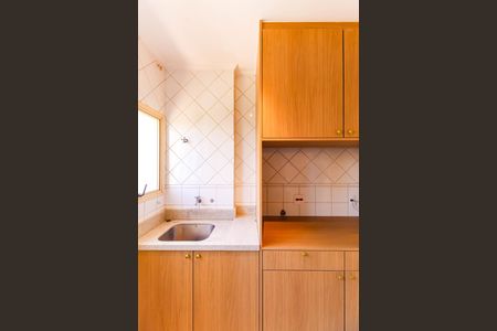 Apartamento à venda com 254m², 3 quartos e 5 vagas Apartamento à venda com 254m², 3 quartos e 5 vagasÁrea de Serviço