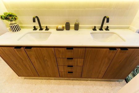Apartamento à venda com 254m², 3 quartos e 5 vagas Apartamento à venda com 254m², 3 quartos e 5 vagasBanheiro da Suíte 3