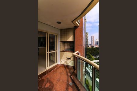 Apartamento à venda com 254m², 3 quartos e 5 vagas Apartamento à venda com 254m², 3 quartos e 5 vagasVaranda
