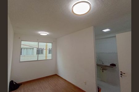 Sala de apartamento para alugar com 2 quartos, 43m² em Água Santa, Rio de Janeiro