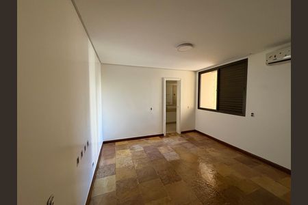 Apartamento à venda com 398m², 4 quartos e 3 vagas