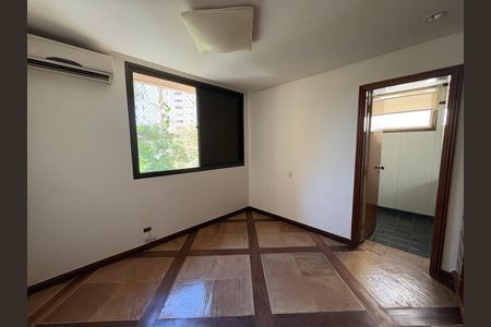 Apartamento à venda com 398m², 4 quartos e 3 vagas