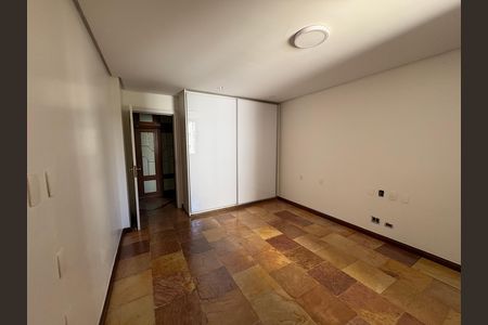Apartamento à venda com 398m², 4 quartos e 3 vagas