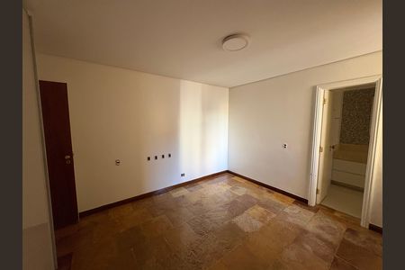 Apartamento à venda com 398m², 4 quartos e 3 vagas