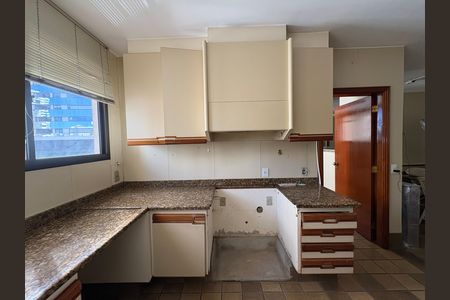 Apartamento à venda com 398m², 4 quartos e 3 vagas