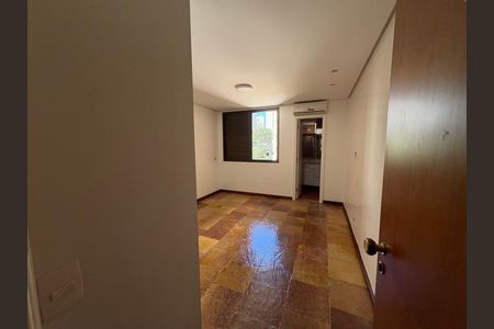 Apartamento à venda com 398m², 4 quartos e 3 vagas