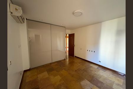Apartamento à venda com 398m², 4 quartos e 3 vagas