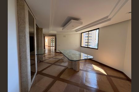 Apartamento à venda com 398m², 4 quartos e 3 vagas