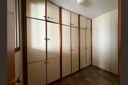 Apartamento à venda com 4 quartos, 398m² em Setor Oeste, Goiânia