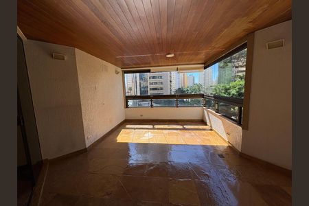 Apartamento à venda com 398m², 4 quartos e 3 vagas