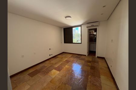 Apartamento à venda com 398m², 4 quartos e 3 vagas