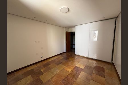 Apartamento à venda com 398m², 4 quartos e 3 vagas