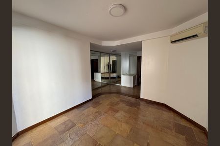 Apartamento à venda com 398m², 4 quartos e 3 vagas