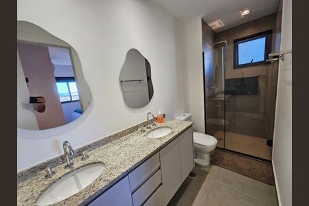 Banheiro de apartamento à venda com 2 quartos, 78m² em Alphaville Empresarial, Barueri