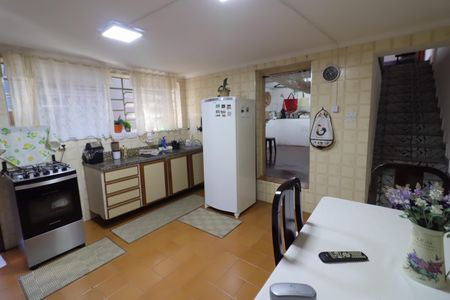 Cozinha de casa à venda com 3 quartos, 250m² em Km 18, Osasco